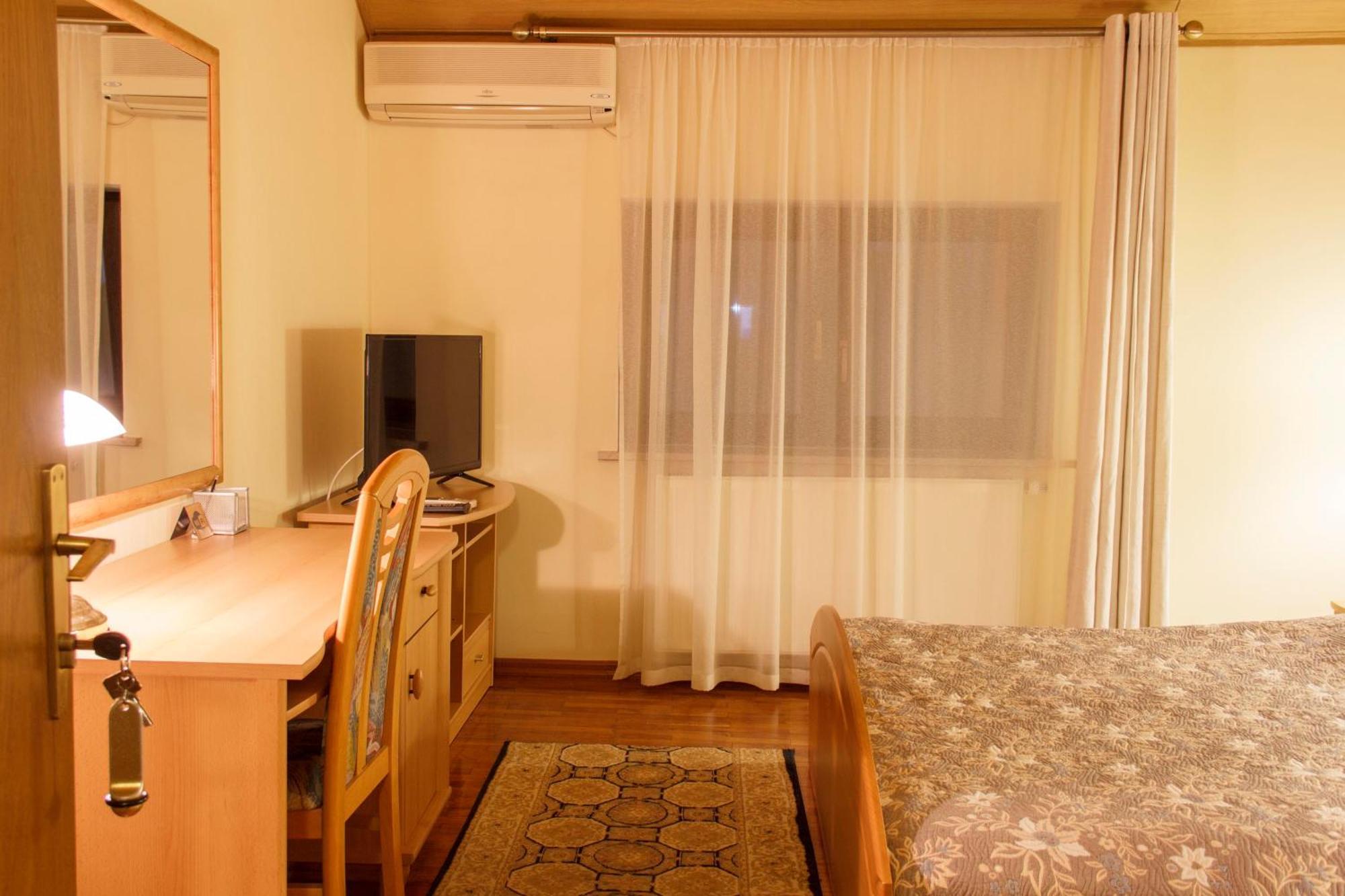 Starye Bendery Hotel Exterior photo