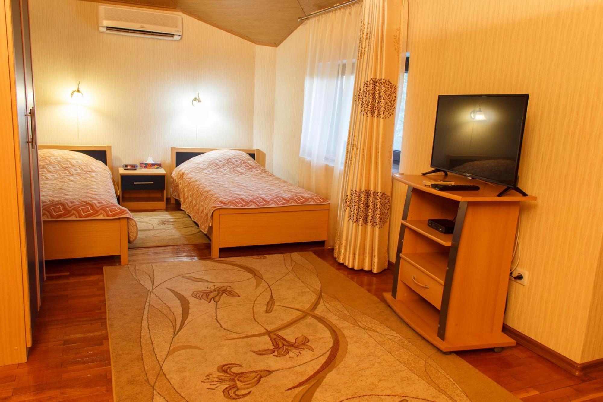 Starye Bendery Hotel Exterior photo